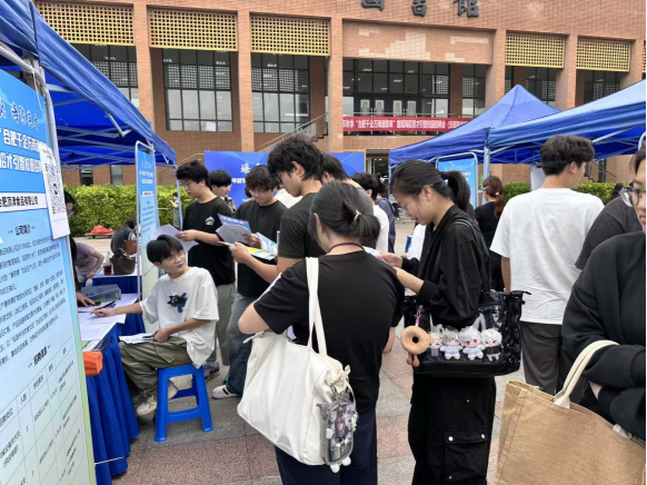 1759212080970165.png image.png